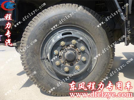 湖北程力東風(fēng)145加油車耐磨經(jīng)用的輪胎