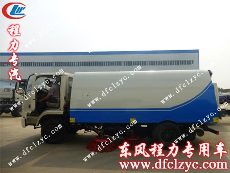 湖北程力東風勁卡掃路車側(cè)面 湖北程力東風勁卡掃路車側(cè)面