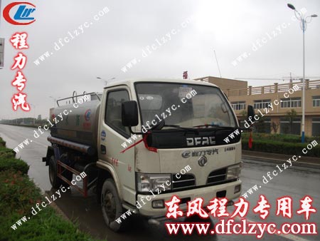 湖北程力東風(fēng)福瑞卡灑水車到達(dá)慶云縣李先生所在地 湖北程力東風(fēng)福瑞卡灑水車到達(dá)慶云縣李先生所在地