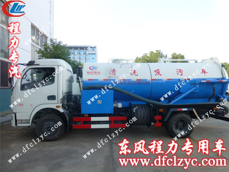 生產(chǎn)完成的東風多利卡清洗吸污車