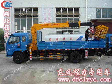 東風(fēng)多利卡隨車吊帶灑水車