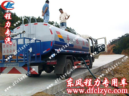 東風(fēng)多利卡灑水車順利通過驗收