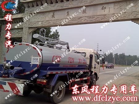 東風多利卡吸糞車途經(jīng)羲皇故都 東風多利卡吸糞車途經(jīng)羲皇故都