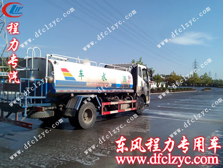 湖北程力解放J6灑水車的強大功能展現(xiàn)的淋漓盡致