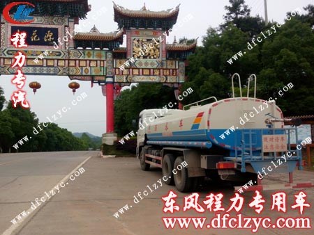 東風(fēng)天龍后雙橋?yàn)⑺囁屯颇贤緩教一ㄔ磮D片